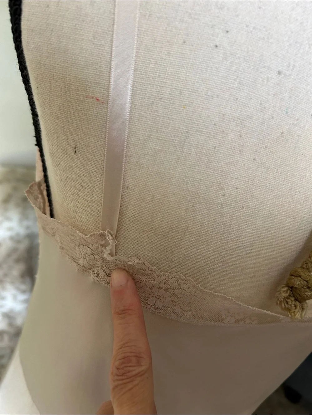 Vtg USA Dixie belle champagne cream pink lace nylon midi slip night dress 36 - Picture 8 of 16